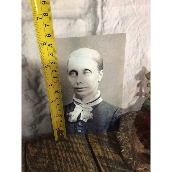 Creepy Reprint Photo of Antique Skeletal Looking Woman - Picture 2 of 10